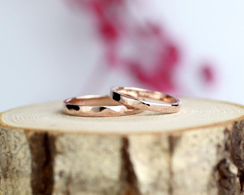 ピンクゴールド槌目の手作り結婚指輪